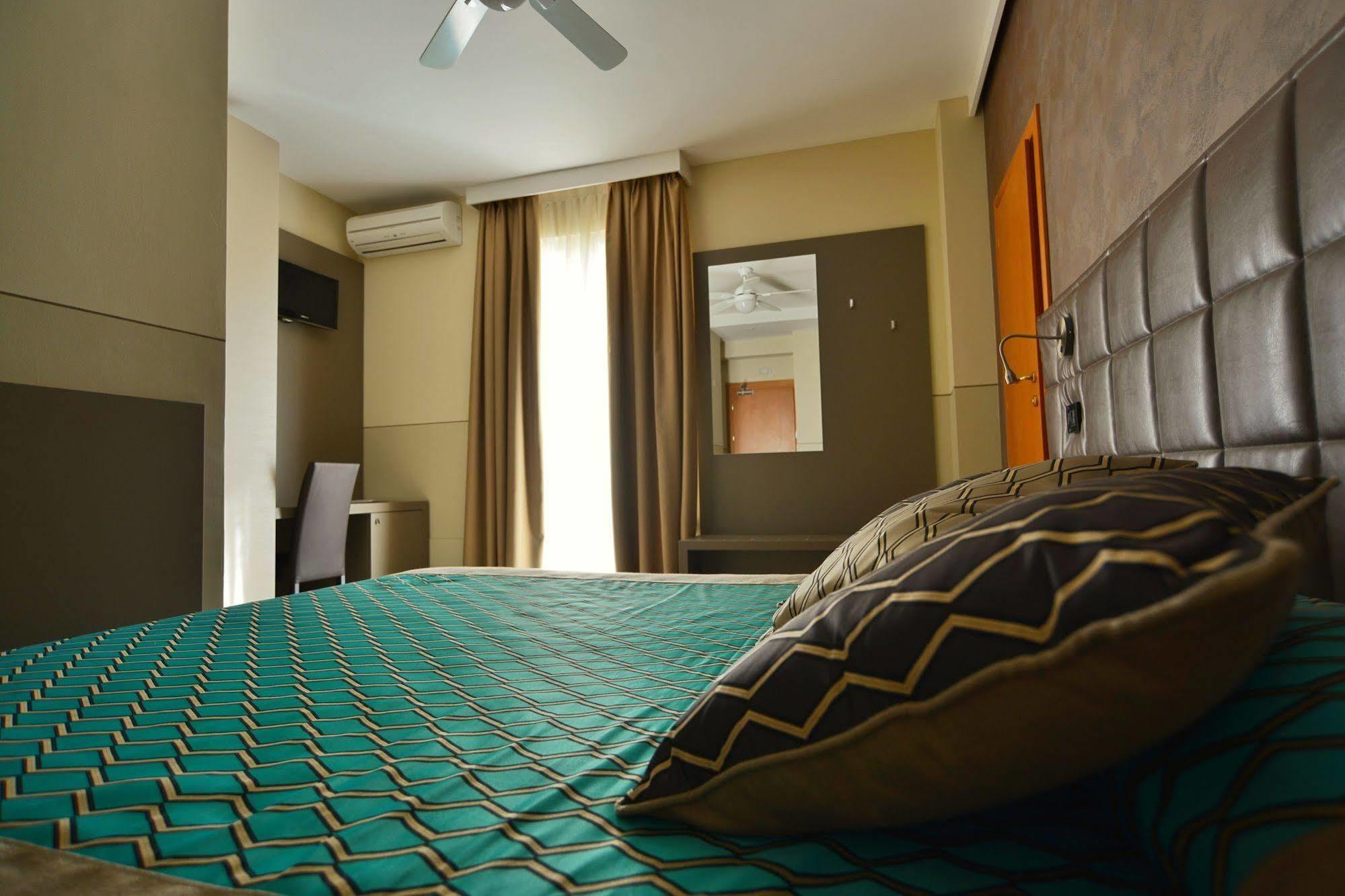 Sorriso Hotel Toscolano Maderno